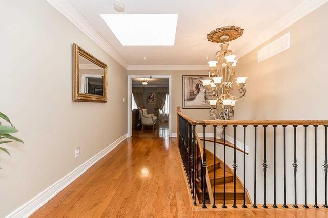 37 Little Ashley Dr, House detached with 4 bedrooms, 5 bathrooms and 6 parking in Vaughan ON | Image 9