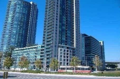 802 - 215 Fort York Blvd, Condo with 2 bedrooms, 2 bathrooms and 1 parking in Toronto ON | Image 1