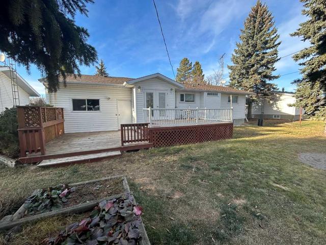 5021 46 Street, House detached with 3 bedrooms, 2 bathrooms and 4 parking in Daysland AB | Image 6