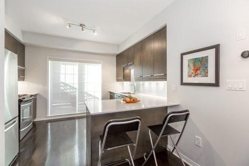 th 98 - 117a The Queensway Ave, Townhouse with 3 bedrooms, 2 bathrooms and 2 parking in Toronto ON | Image 5
