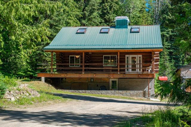 340 Campbell Road, House detached with 2 bedrooms, 2 bathrooms and null parking in Kootenay Boundary B BC | Card Image
