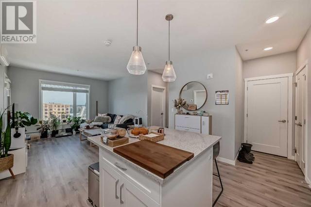 405, - 200 Shawnee Square Sw, Condo with 2 bedrooms, 2 bathrooms and 1 parking in Calgary AB | Image 12