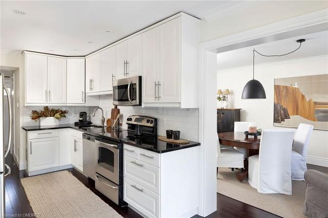 1 - 90 Sarah Lane, House attached with 3 bedrooms, 2 bathrooms and 2 parking in Oakville ON | Image 2