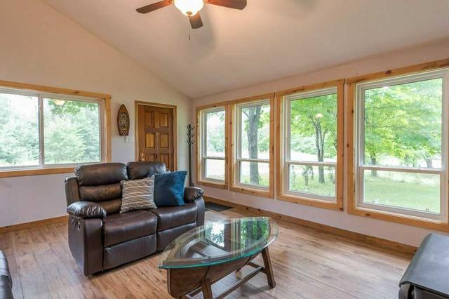 1165 County Road 620 Rd, House detached with 2 bedrooms, 1 bathrooms and 12 parking in North Kawartha ON | Image 37