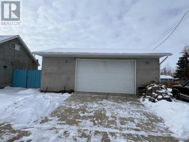 131 And 135 2 Avenue S, House detached with 1 bedrooms, 1 bathrooms and 5 parking in Champion AB | Image 28