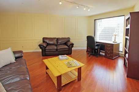 1613 - 55 Harbour Sq, Condo with 2 bedrooms, 2 bathrooms and 1 parking in Toronto ON | Image 5