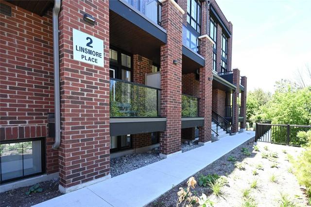 202 - 2 Linsmore Pl, Condo with 2 bedrooms, 2 bathrooms and 1 parking in Whitchurch Stouffville ON | Image 1