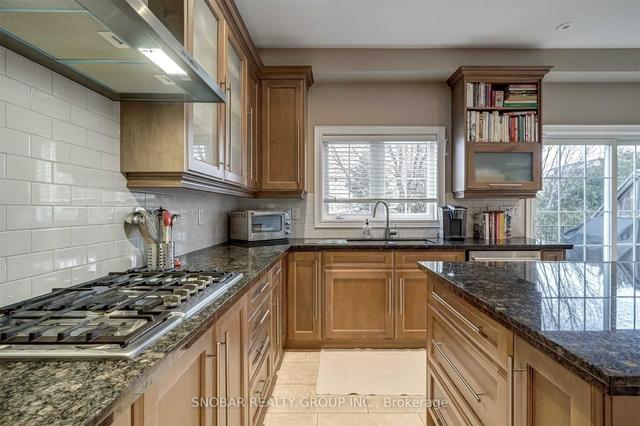 15 - 208 La Rose Ave, Townhouse with 3 bedrooms, 4 bathrooms and 2 parking in Toronto ON | Image 3