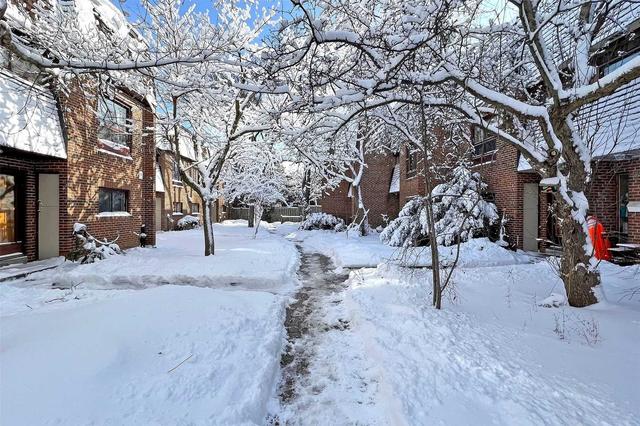 2 - 78 Castlebury Cres, Townhouse with 3 bedrooms, 3 bathrooms and 1 parking in Toronto ON | Image 12