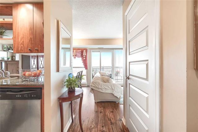 2201 - 215 Queen St E, Condo with 2 bedrooms, 2 bathrooms and 2 parking in Brampton ON | Image 38