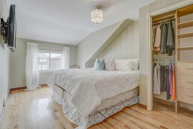 134 Twenty Second St, House detached with 2 bedrooms, 1 bathrooms and 2 parking in Toronto ON | Image 8