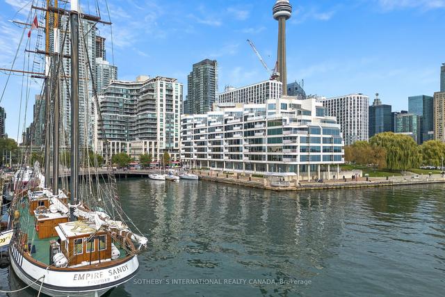 512 - 401 Queens Quay W, Condo with 2 bedrooms, 2 bathrooms and 1 parking in Toronto ON | Image 12