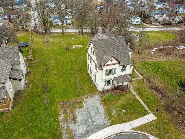245 Stanton St, House detached with 5 bedrooms, 4 bathrooms and 2 parking in Fort Erie ON | Image 3