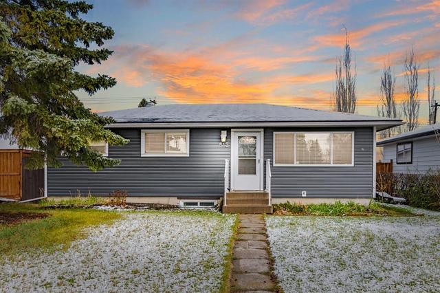512 96 Avenue Se, House detached with 5 bedrooms, 2 bathrooms and 4 parking in Calgary AB | Card Image