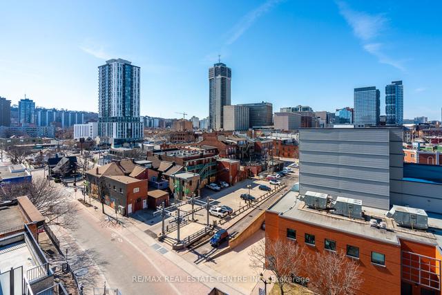 813 - 1 Jarvis St, Condo with 2 bedrooms, 1 bathrooms and 1 parking in Hamilton ON | Image 21