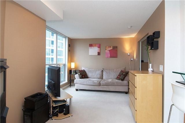 1001 - 208 Queens Quay W, Condo with 1 bedrooms, 1 bathrooms and null parking in Toronto ON | Image 7