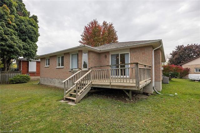 724 Muirfield Crescent, House detached with 3 bedrooms, 2 bathrooms and 6 parking in Kingston ON | Image 45