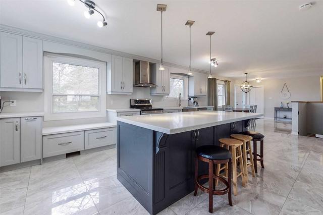 3190 15th Sdrd, House detached with 4 bedrooms, 2 bathrooms and 17 parking in New Tecumseth ON | Image 2