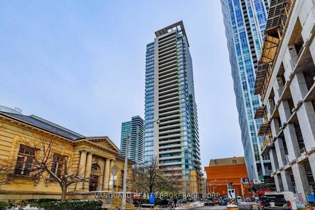 1105 - 18 Yorkville Ave, Condo with 2 bedrooms, 2 bathrooms and 1 parking in Toronto ON | Image 6