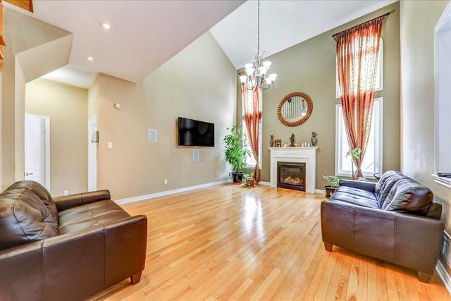 19 Stonechurch Cres, House detached with 4 bedrooms, 3 bathrooms and 4 parking in Markham ON | Image 28