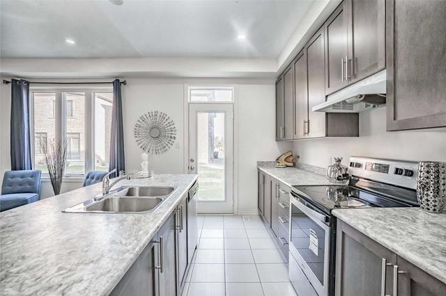 17 Angelfish Rd, House semidetached with 4 bedrooms, 4 bathrooms and 2 parking in Brampton ON | Image 6