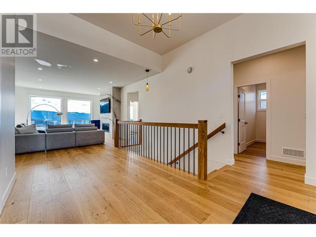 7155 Apex Drive, House detached with 4 bedrooms, 2 bathrooms and 2 parking in Vernon BC | Image 12