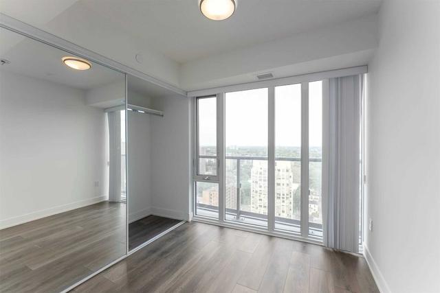 2308 - 89 Mcgill St, Condo with 3 bedrooms, 2 bathrooms and 1 parking in Toronto ON | Image 2