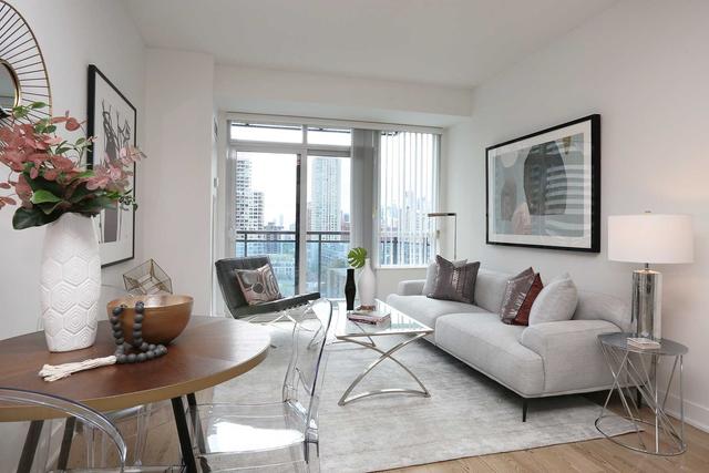 1305 - 28 Linden St, Condo with 2 bedrooms, 2 bathrooms and 0 parking in Toronto ON | Image 12