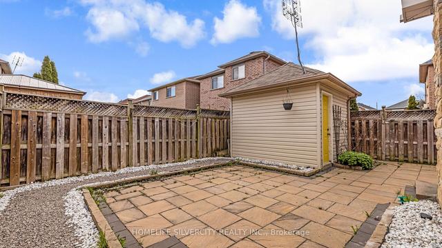 25 Oakmeadow Dr, House detached with 3 bedrooms, 3 bathrooms and 3 parking in Brampton ON | Image 32