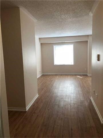 1 - 300 Bond St W, House detached with 2 bedrooms, 1 bathrooms and 1 parking in Oshawa ON | Image 4