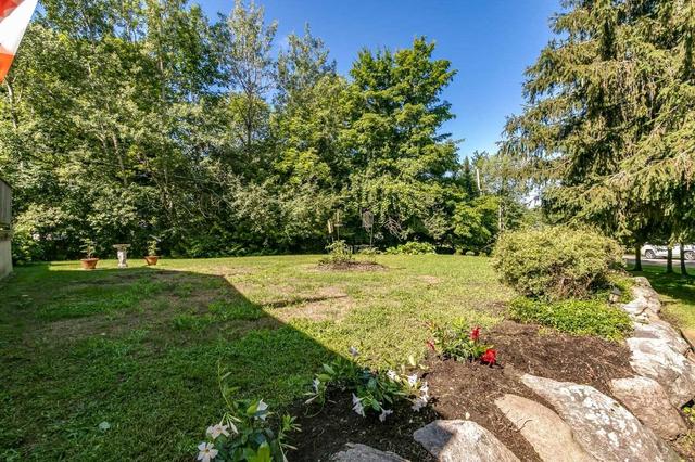 93 Armstrong Crt, House detached with 2 bedrooms, 1 bathrooms and 20 parking in Kawartha Lakes ON | Image 13