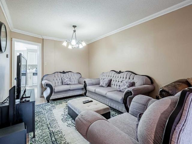 49 Tina Crt, House attached with 3 bedrooms, 3 bathrooms and 3 parking in Brampton ON | Image 22
