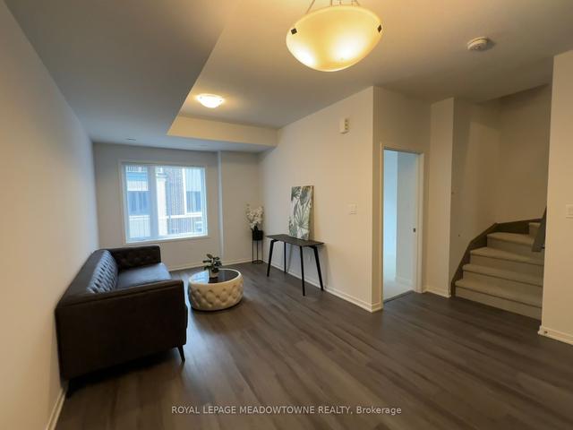 th113 - 30 William Jackson Way, Townhouse with 3 bedrooms, 3 bathrooms and 1 parking in Toronto ON | Image 2