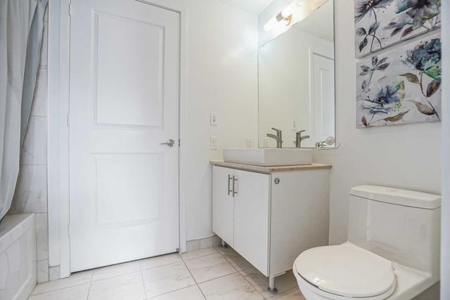 1401 - 1 The Esplanade Ave, Condo with 1 bedrooms, 1 bathrooms and 0 parking in Toronto ON | Image 2