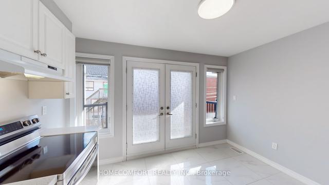 15 Justice Gdns, House detached with 2 bedrooms, 2 bathrooms and 1 parking in Toronto ON | Image 11