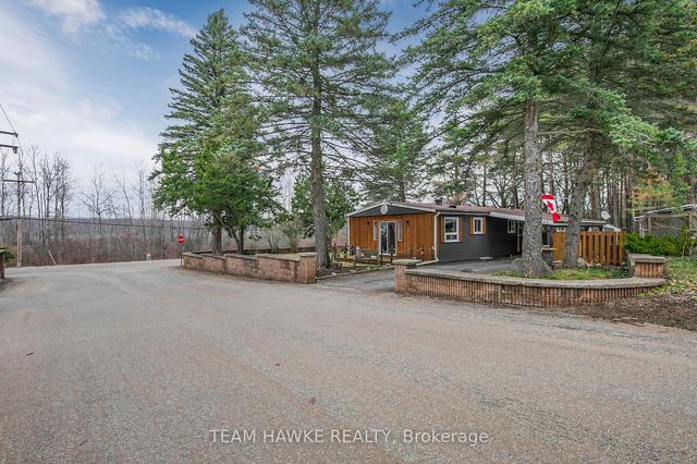 525 Midland Point Rd, Home with 2 bedrooms, 2 bathrooms and 5 parking in Midland ON | Image 1