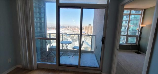 2412 - 219 Fort York Blvd, Condo with 1 bedrooms, 2 bathrooms and 1 parking in Toronto ON | Image 11