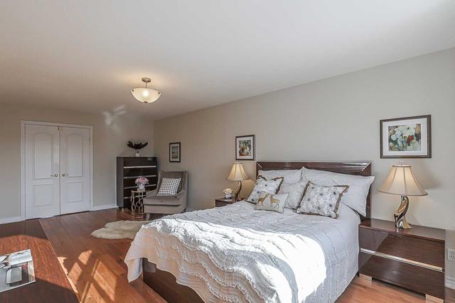 141 Burgess Cres, House semidetached with 3 bedrooms, 4 bathrooms and 5 parking in Newmarket ON | Image 15