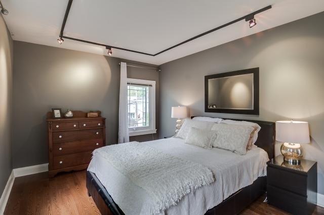 176 De Grassi St, House detached with 2 bedrooms, 2 bathrooms and 2 parking in Toronto ON | Image 11