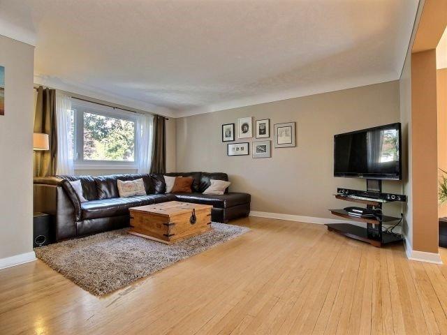 1180 Woodroffe Ave, House semidetached with 3 bedrooms, 2 bathrooms and 4 parking in Ottawa ON | Image 4