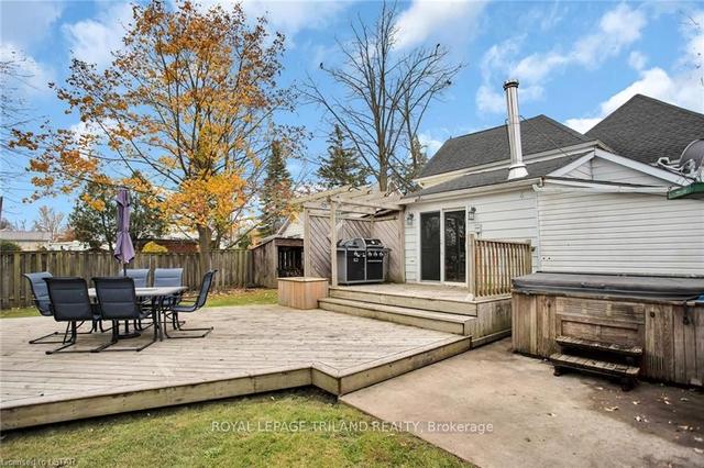 263 King St, House detached with 3 bedrooms, 2 bathrooms and 4 parking in Southwest Middlesex ON | Image 32
