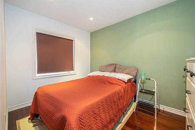 10392 Keele St, House attached with 3 bedrooms, 4 bathrooms and 2 parking in Vaughan ON | Image 6
