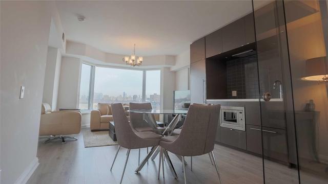 1718 - 155 Yorkville Ave, Condo with 2 bedrooms, 2 bathrooms and null parking in Toronto ON | Image 3