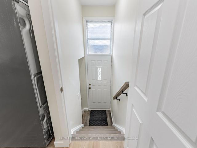 37 Brady Cres, House semidetached with 4 bedrooms, 4 bathrooms and 4 parking in Toronto ON | Image 15