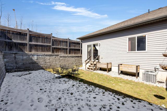 144 Lily Dr, House attached with 2 bedrooms, 2 bathrooms and 3 parking in Orillia ON | Image 22