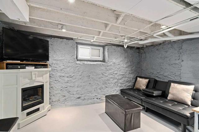 122 Cumberland St, House detached with 3 bedrooms, 2 bathrooms and 5 parking in Barrie ON | Image 21