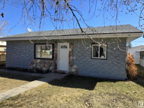 4925 46 St, House detached with 3 bedrooms, 1 bathrooms and null parking in Drayton Valley AB | Card Image