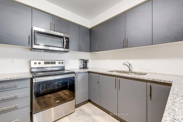 4 - 18 Humberwood Blvd, Townhouse with 3 bedrooms, 3 bathrooms and 1 parking in Toronto ON | Image 6