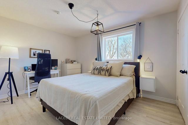 27 Lount St, House semidetached with 2 bedrooms, 2 bathrooms and 4 parking in Barrie ON | Image 6