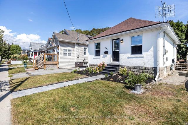 241 Verdun Rd, House detached with 3 bedrooms, 1 bathrooms and 3 parking in Oshawa ON | Image 8